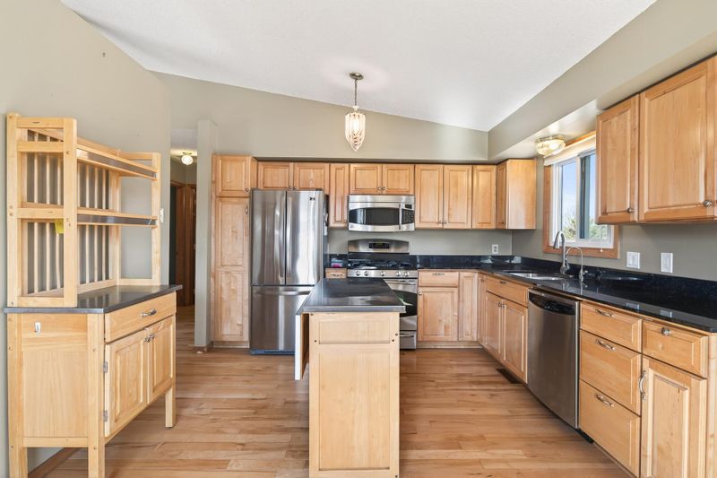 9656 Thomas Ave N, Brooklyn Park, MN 55444