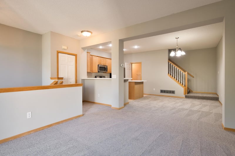 2315 Eagle Trace Ln, Woodbury, MN 55129