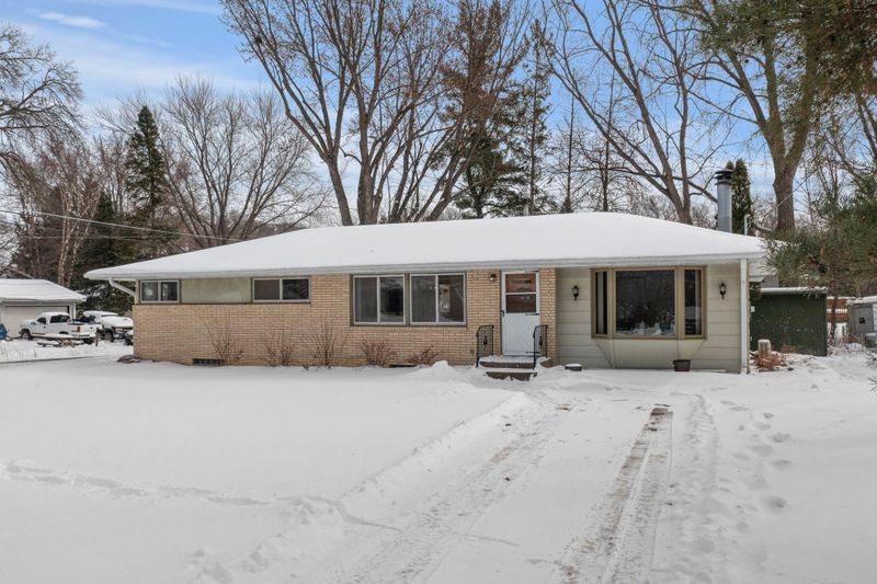 1007 S Shore Dr, Forest Lake, MN 55025