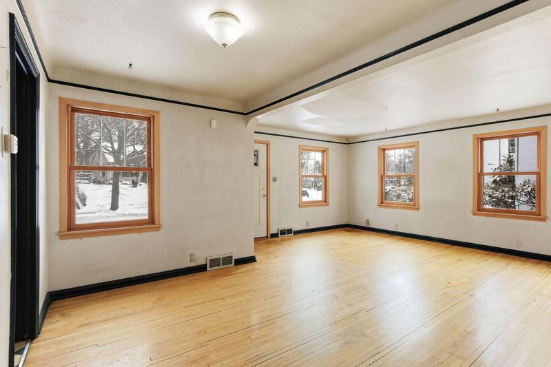 1869 W Chelton Ave, Saint Paul, MN 55104