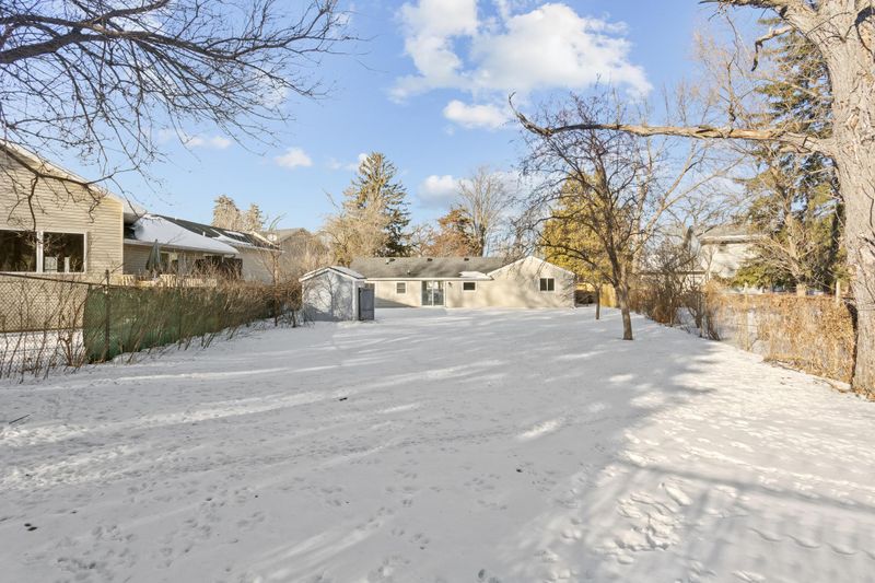 516 Dayton Rd, Champlin, MN 55316