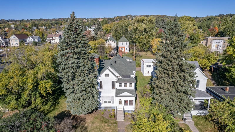 1211 E 1st St, Duluth, MN 55805