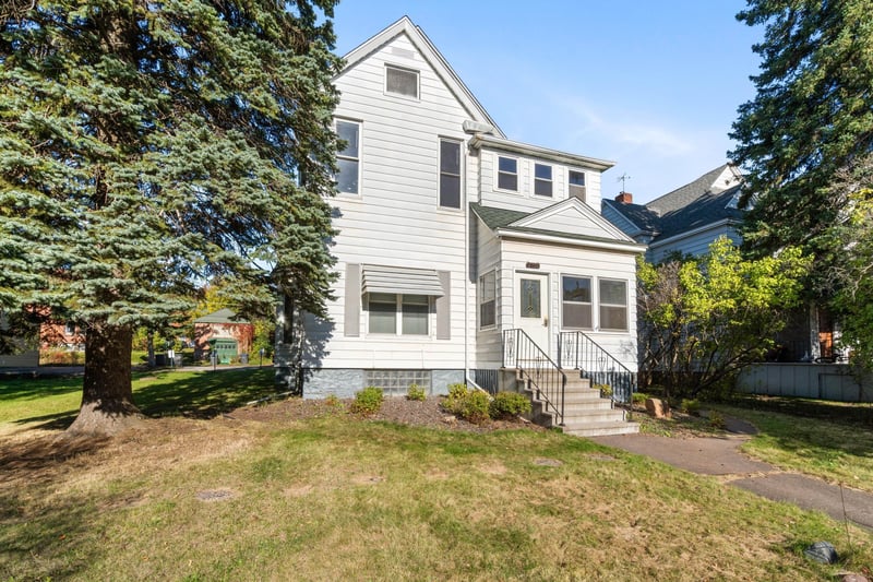 1211 E 1st St, Duluth, MN 55805