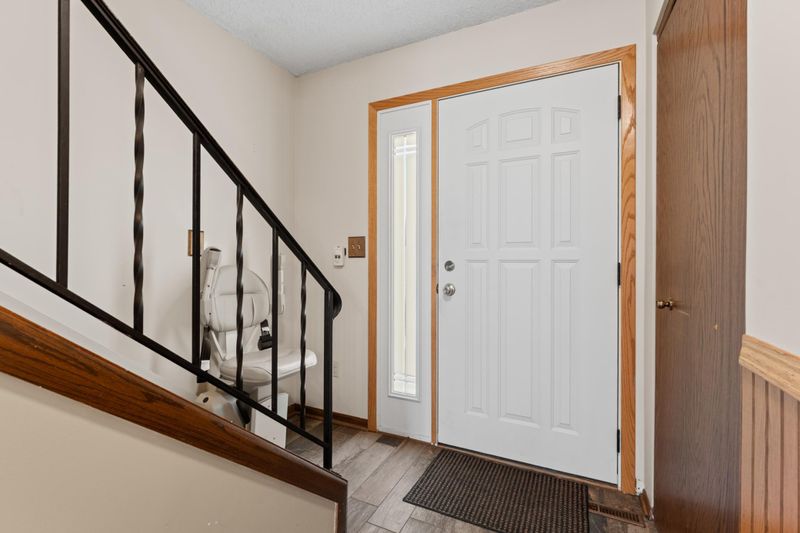 1656 Meadow Cir SE, Rochester, MN 55904
