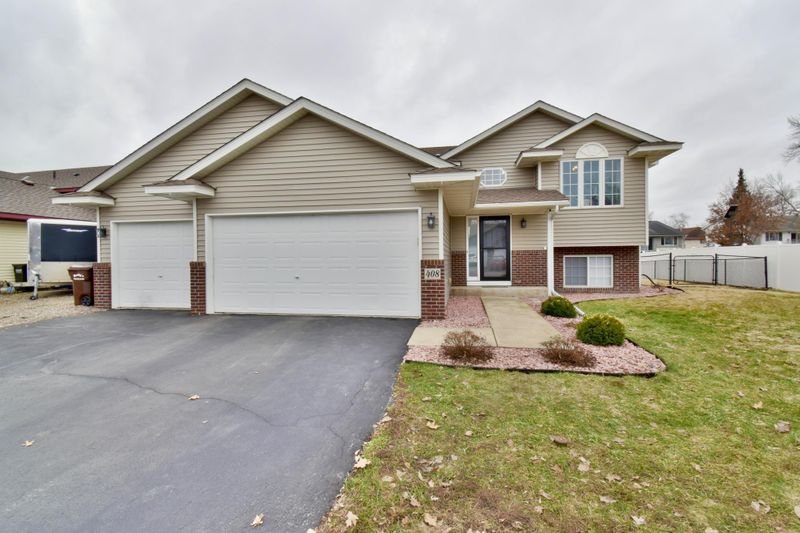 408 4th St N, Montrose, MN 55363