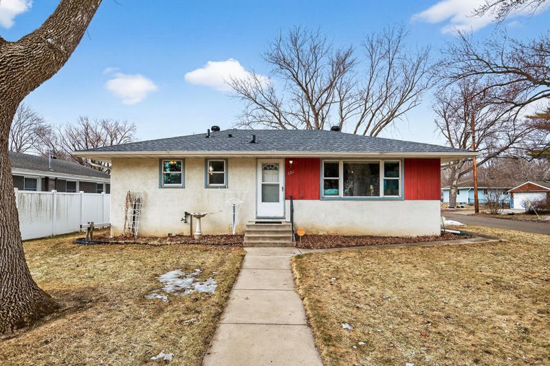 601 Glencoe St NE, Fridley, MN 55432