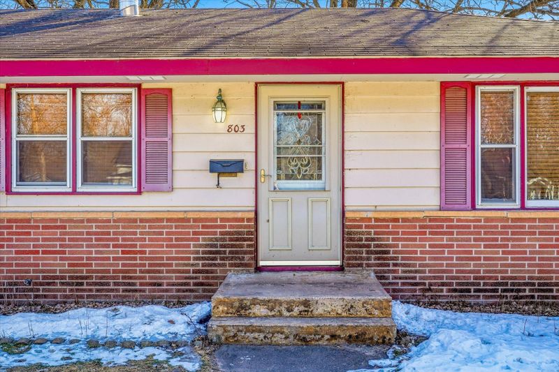 803 N 2nd St, Princeton, MN 55371