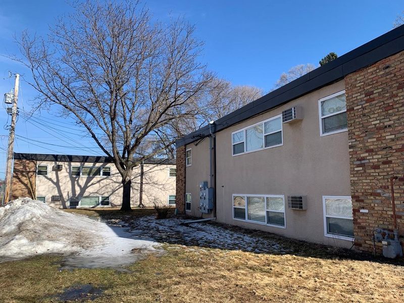 7673 E River Rd, Fridley, MN 55432
