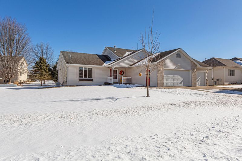 509 Chatfield Ln, Belle Plaine, MN 56011