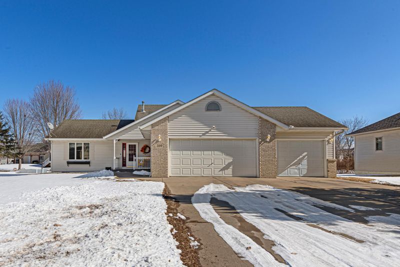 509 Chatfield Ln, Belle Plaine, MN 56011