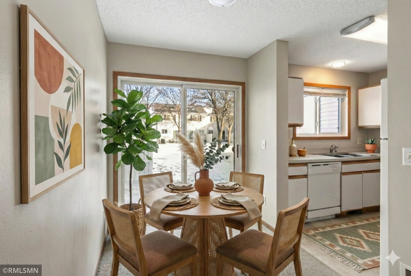 15512 Flyboat Ln #162, Apple Valley, MN 55124