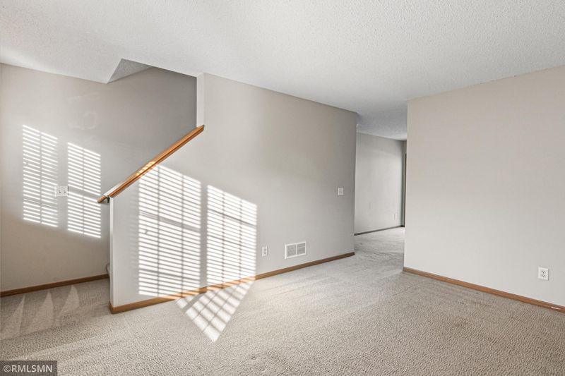 15512 Flyboat Ln #162, Apple Valley, MN 55124