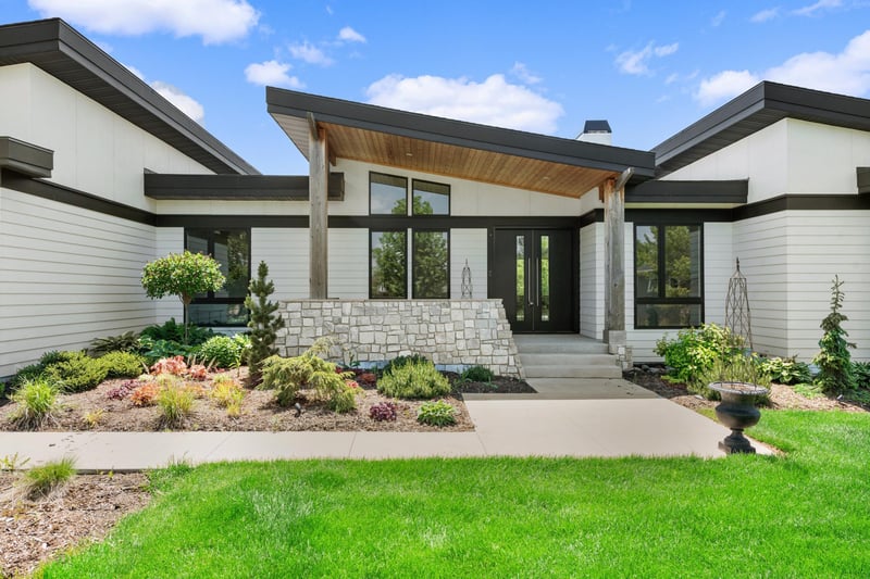 7737 Prairie Grass Ps, Credit River, MN 55372
