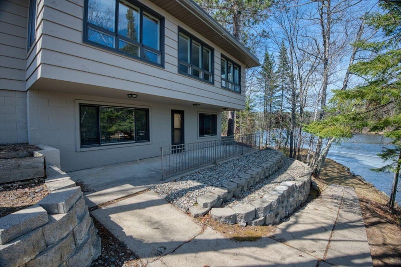7582 Green Rock Rd, Side Lake, MN 55781