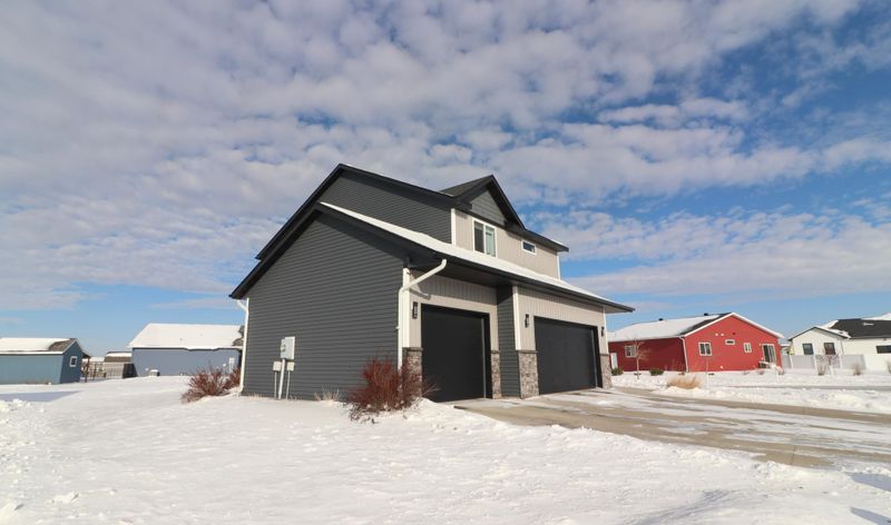 4515 12th St S, Moorhead, MN 56560