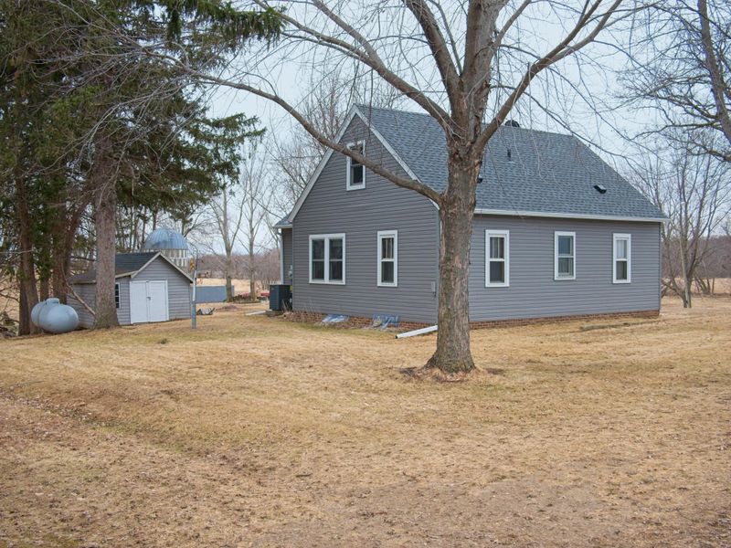 17969 240th St, Hutchinson, MN 55350