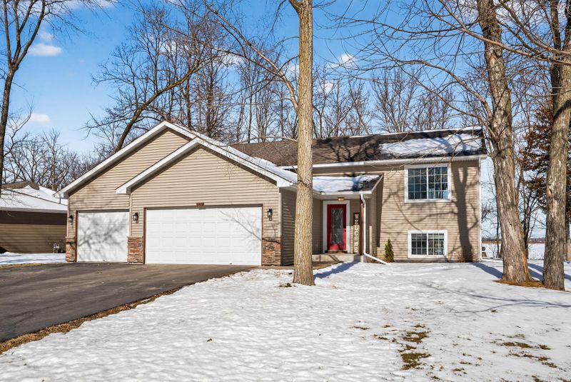 183 Dutch Lake Trl, Howard Lake, MN 55349