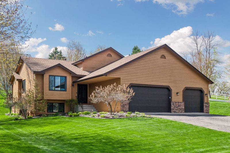 3175 Aspen Ave, Maple Plain, MN 55359