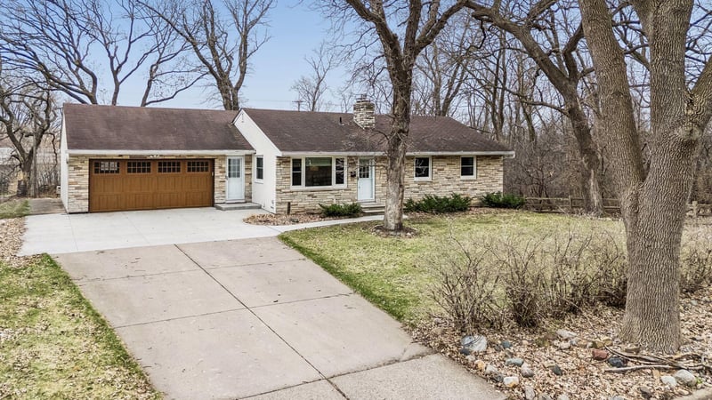 7837 Edgebrook Dr, Saint Louis Park, MN 55426