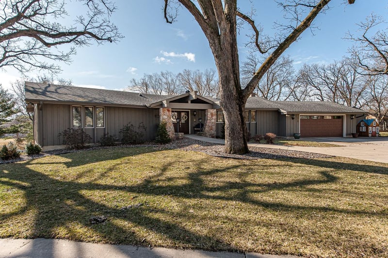 701 4th St SW, Austin, MN 55912