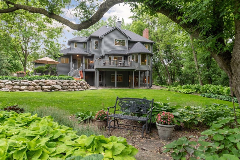 18105 35th Ave N, Plymouth, MN 55447