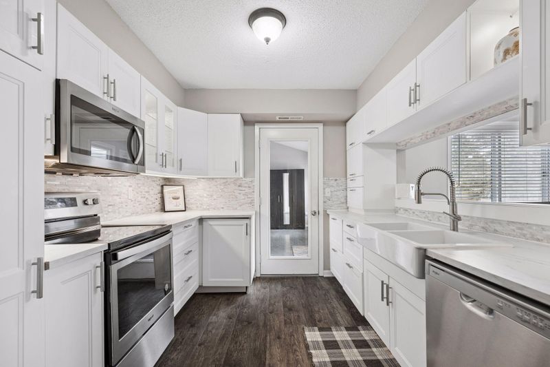 2543 Wimbledon Pl, Woodbury, MN 55125