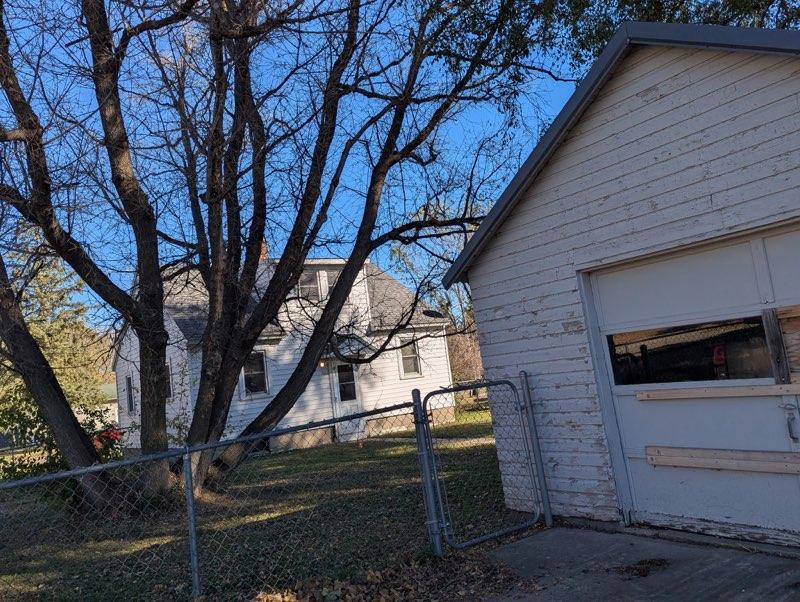 105 SW 2nd Ave, Verndale, MN 56481
