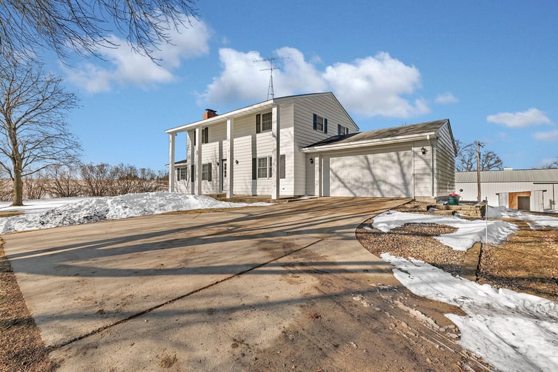 8229 132nd St NW, Annandale, MN 55302