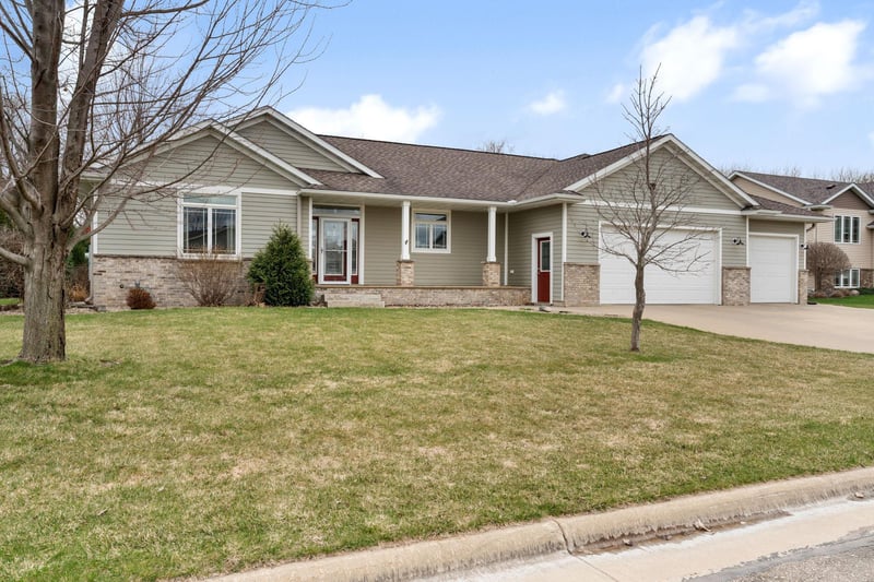 1406 28th St SW, Austin, MN 55912