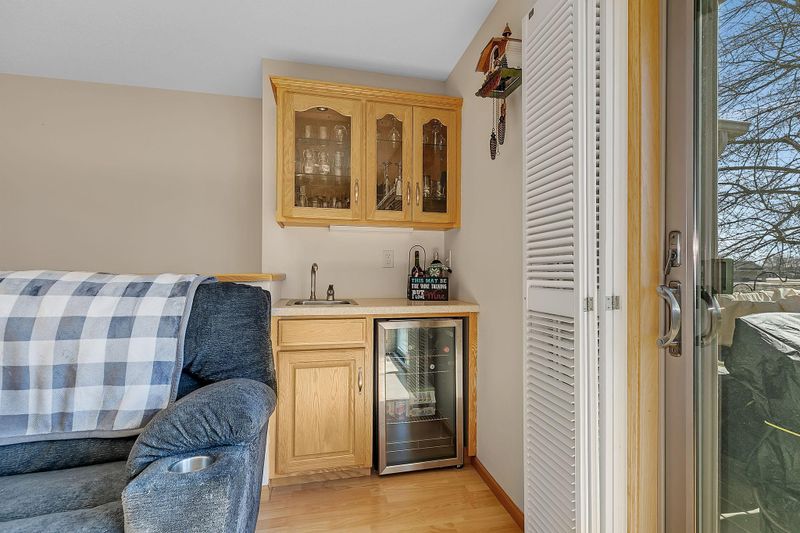522 Graceview Dr, Saint Joseph, MN 56374