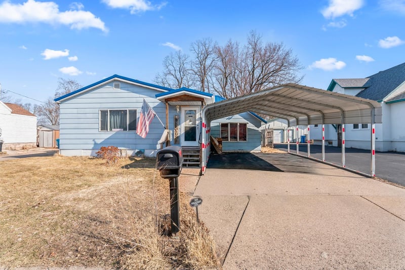4130 7th Street W, Goodview, MN 55987
