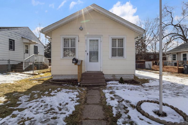 861 Algonquin Ave, Saint Paul, MN 55119