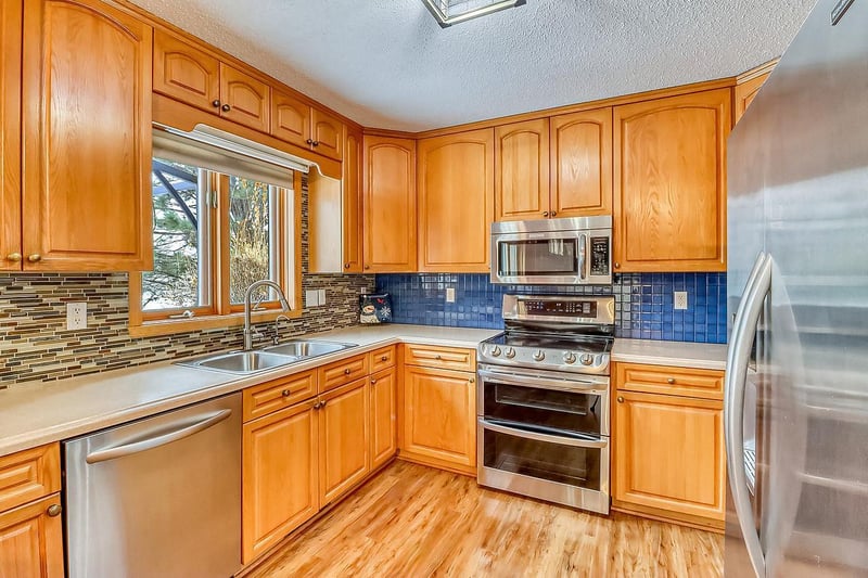 4562 50th St S, Moorhead, MN 56560