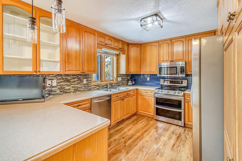 4562 50th St S, Moorhead, MN 56560