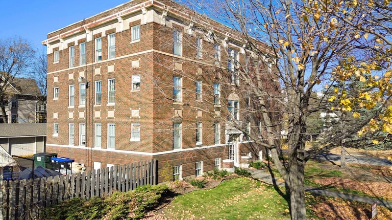 195 Lexington Pw N, Saint Paul, MN 55104