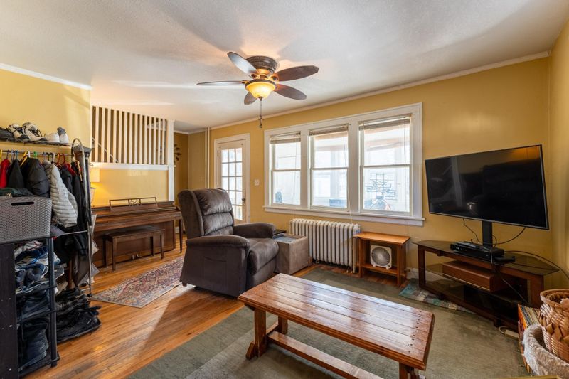 954 Oakdale Ave, West Saint Paul, MN 55118