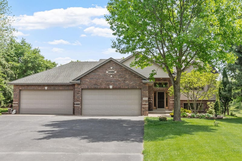 20935 Buchanan Ct NE, Cedar, MN 55011