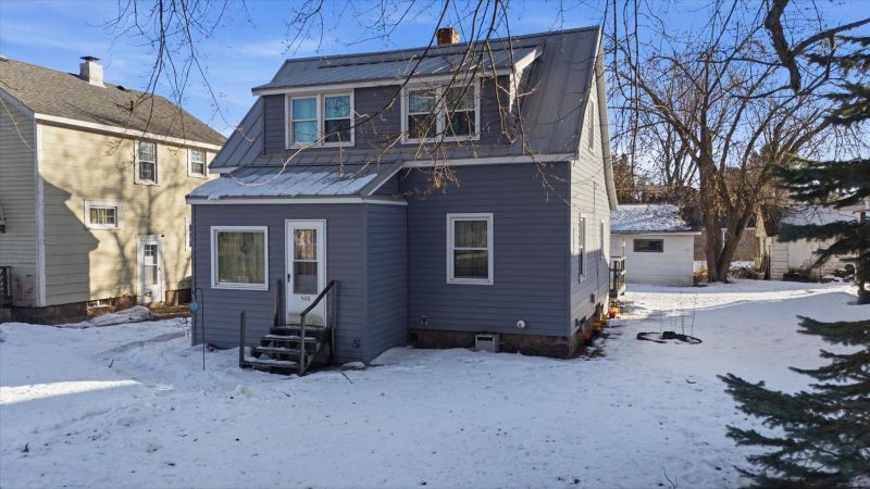 406 Alice Ave, Marble, MN 55764