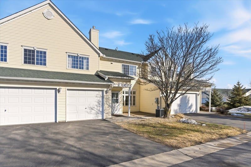 508 Aqua Cir, Lino Lakes, MN 55014