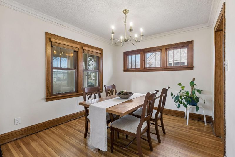 1048 Ottawa Ave, West Saint Paul, MN 55118