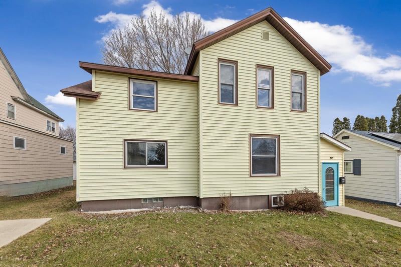 309 E Lincoln St, Caledonia, MN 55921