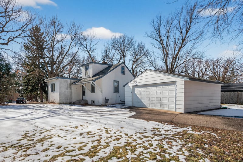 117 Birch St, Mahtomedi, MN 55115