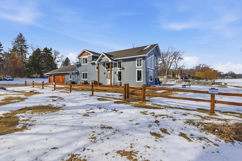 700 7th St SE, Forest Lake, MN 55025