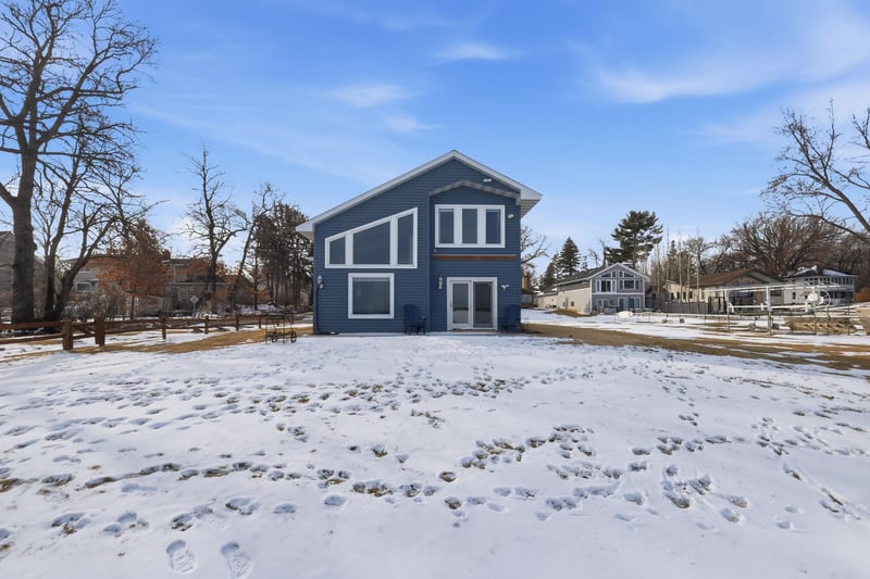 700 7th St SE, Forest Lake, MN 55025