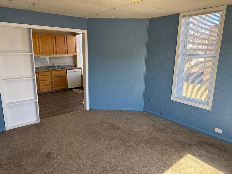 525 W 4th St, Duluth, MN 55806