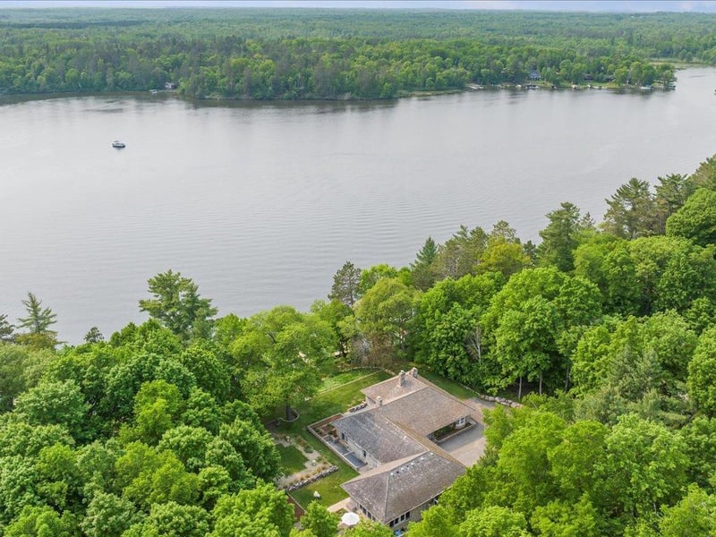 8821 Interlachen Rd, Nisswa, MN 56468