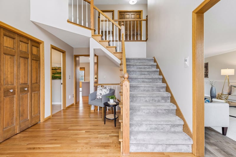 610 Watersedge Ter, Mendota Heights, MN 55120