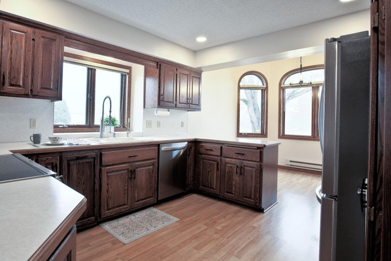 1212 Silverthorn Ct, Shoreview, MN 55126