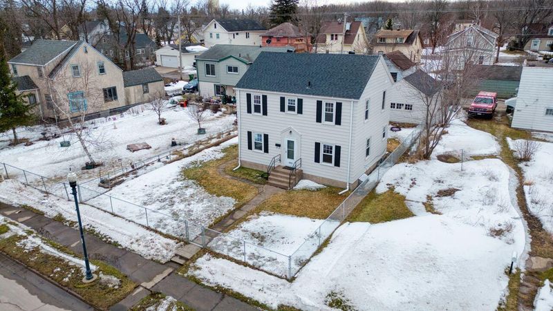 2815 1st Ave, Hibbing, MN 55746