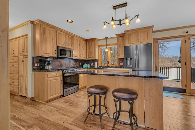 20798 Edgedale Ct, Richmond, MN 56368